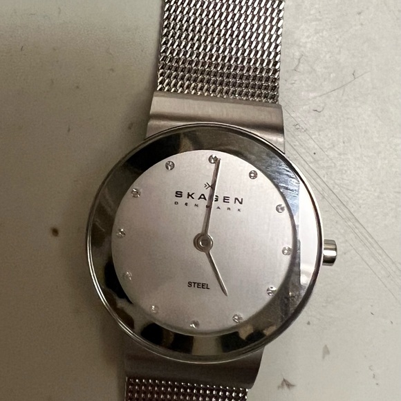 Skagen women’s watch - Picture 1 of 3